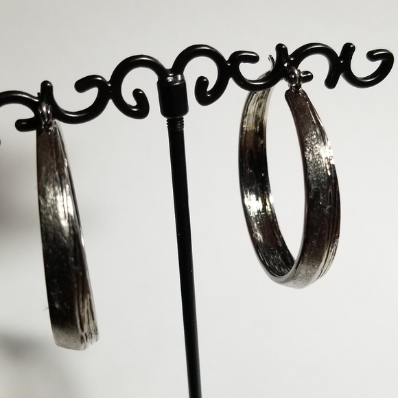 Relisted -Textured hoop earrings dark silver tone metal - Picture 6 of 10